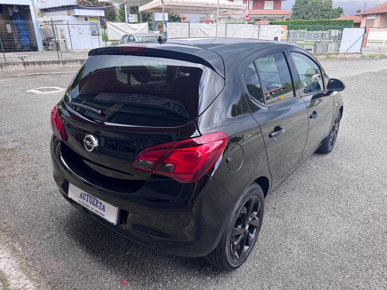 Opel Corsa 1.2 5 porte Black Edition
