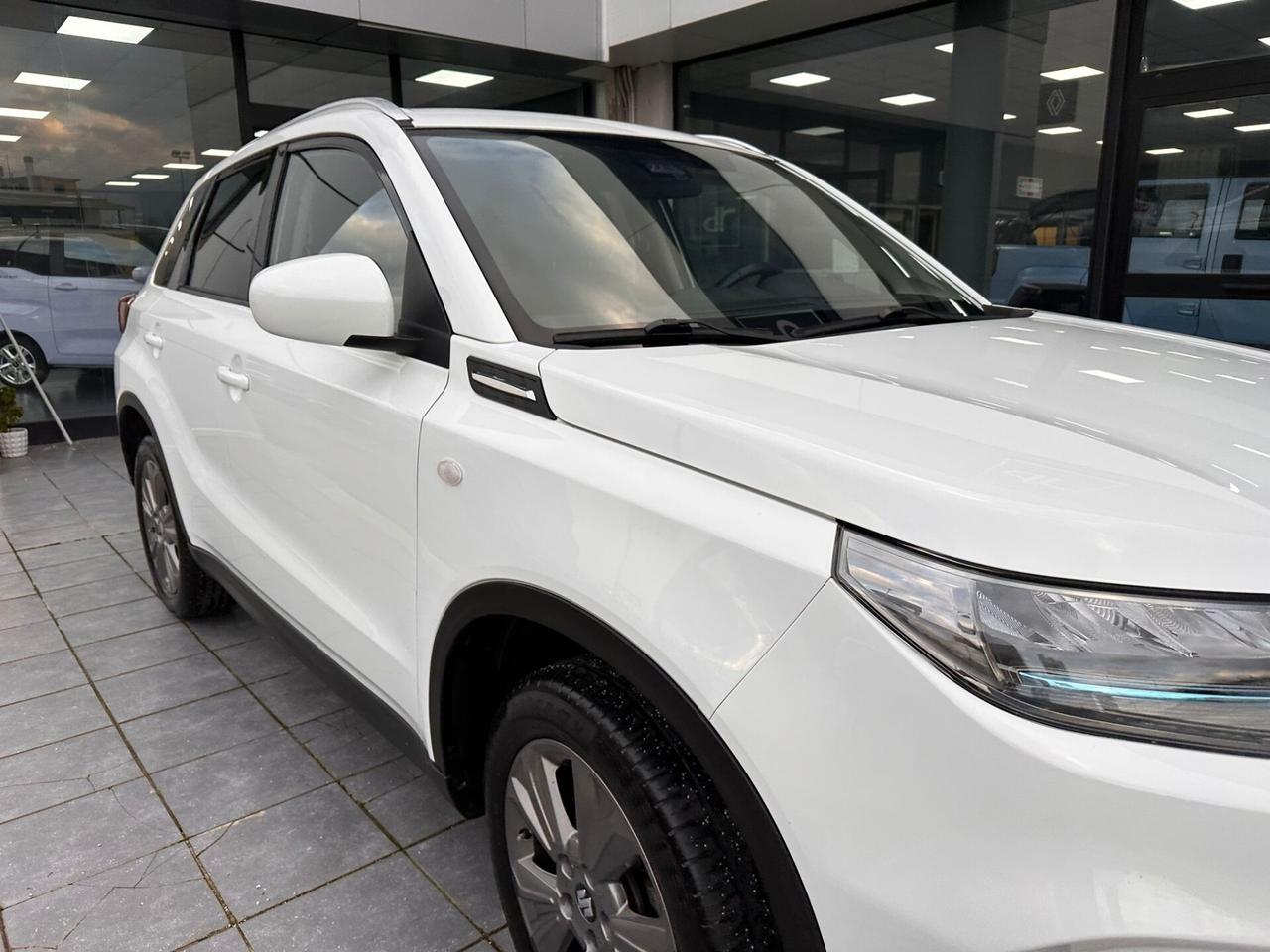 Suzuki Vitara 1.4 Hybrid Top