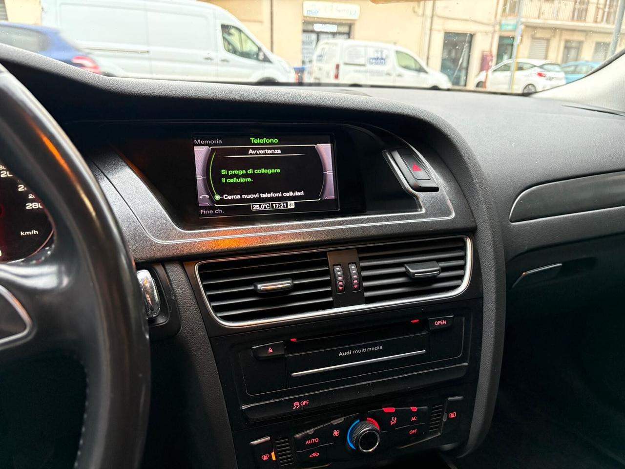 Audi A4 2.0 TDI S-LINE