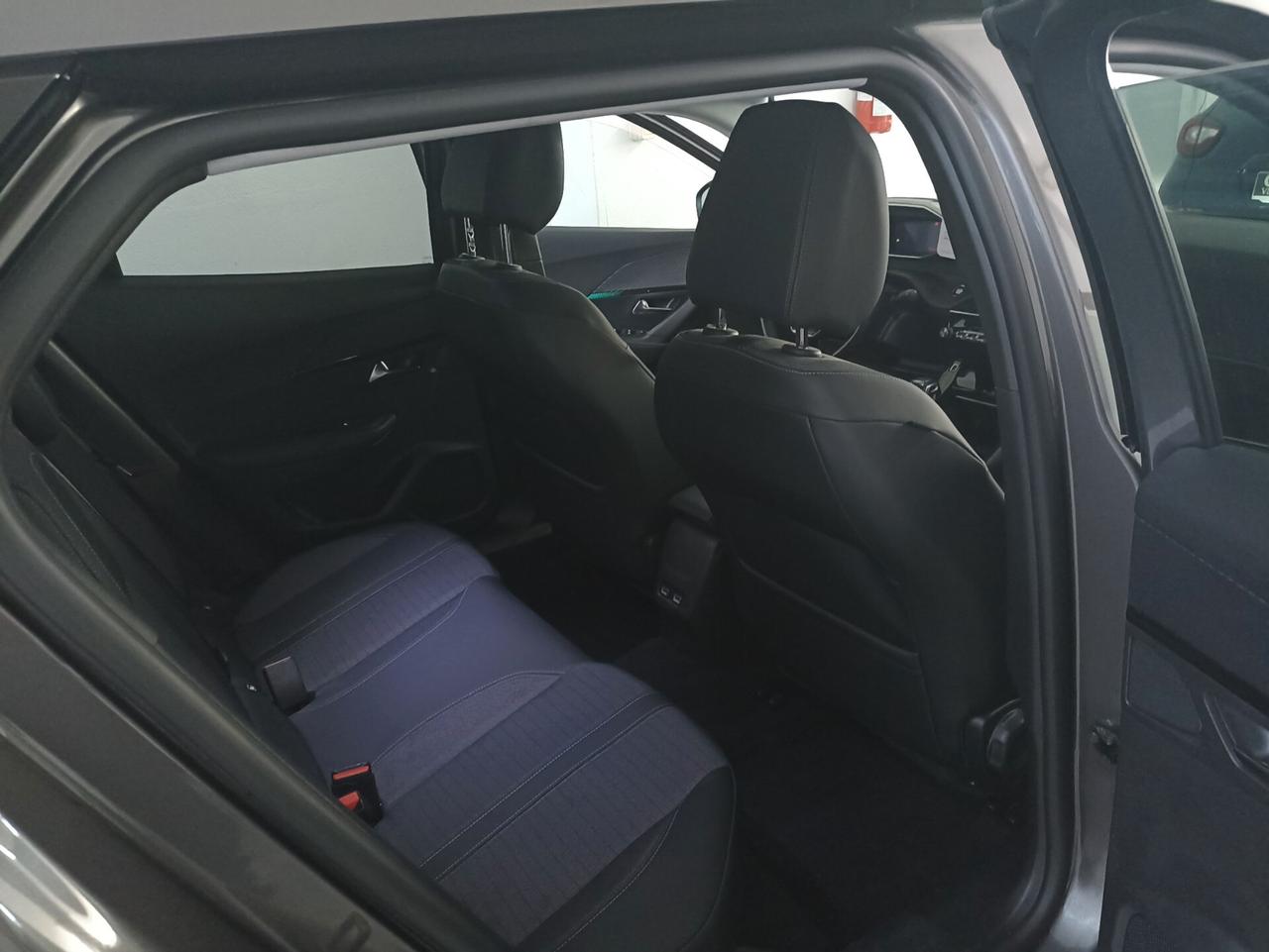 Peugeot 2008 BlueHDi 110 S&S Allure Pack