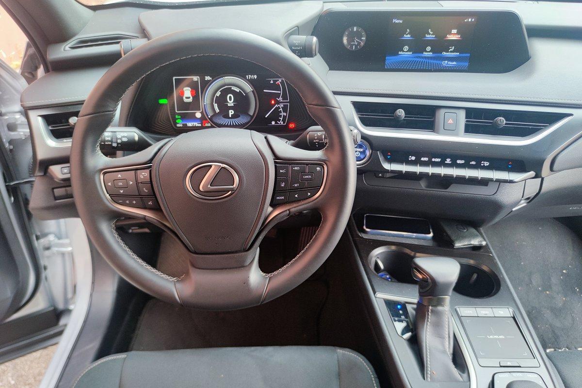 LEXUS UX Hybrid Executive