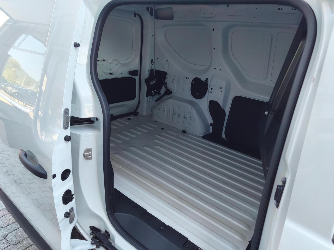 RENAULT Express van 1.5 Blue dci 95cv + IVA OK NEOPATENTATI