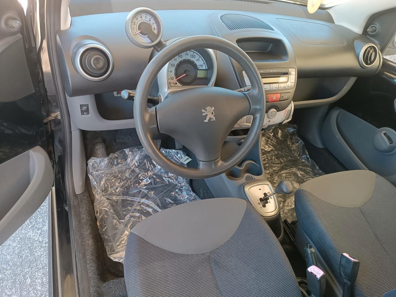 Peugeot 107 1.0 Aut Uni Pro Gar Rate