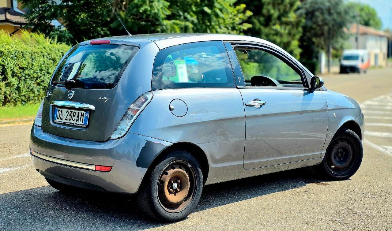 Lancia Ypsilon 1.3 MJT NEOPATENTATI