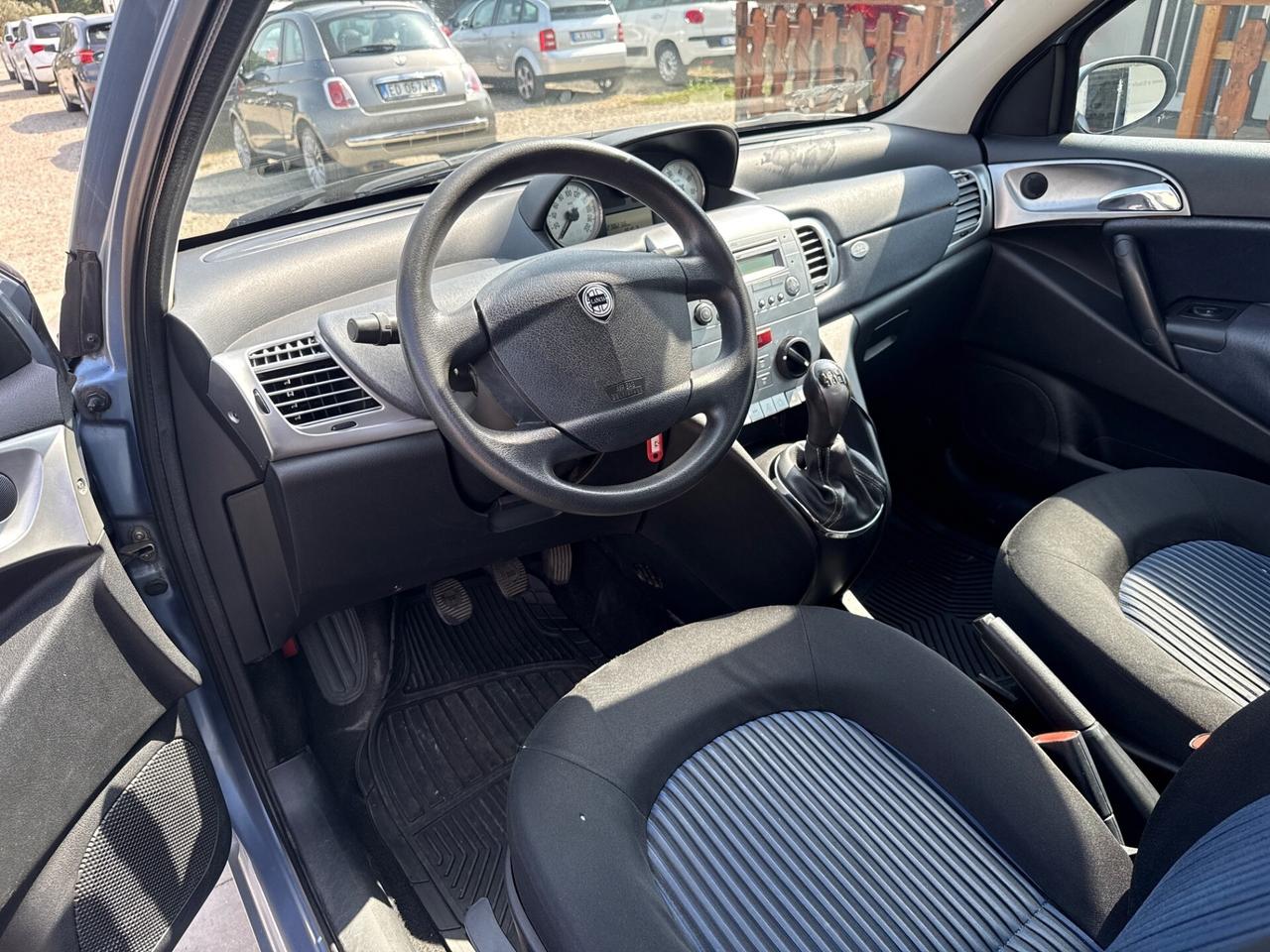 Lancia Ypsilon 1.3 MJT 90 CV Platino