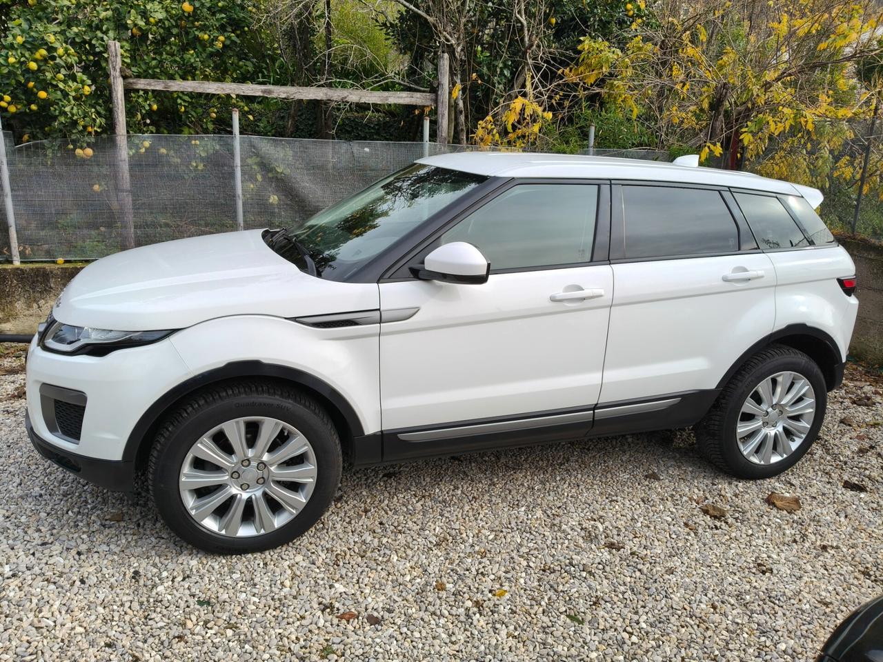 LAND ROVER EVOQUE FINE 2017 MANUALE