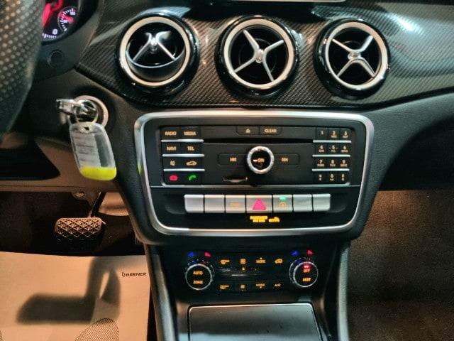 MERCEDES GLA 200 Premium