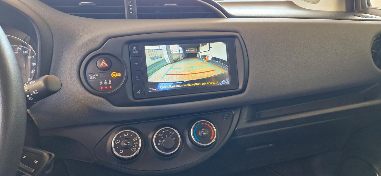 Toyota Yaris 1.5 5 porte 37.400 km Tagliandi