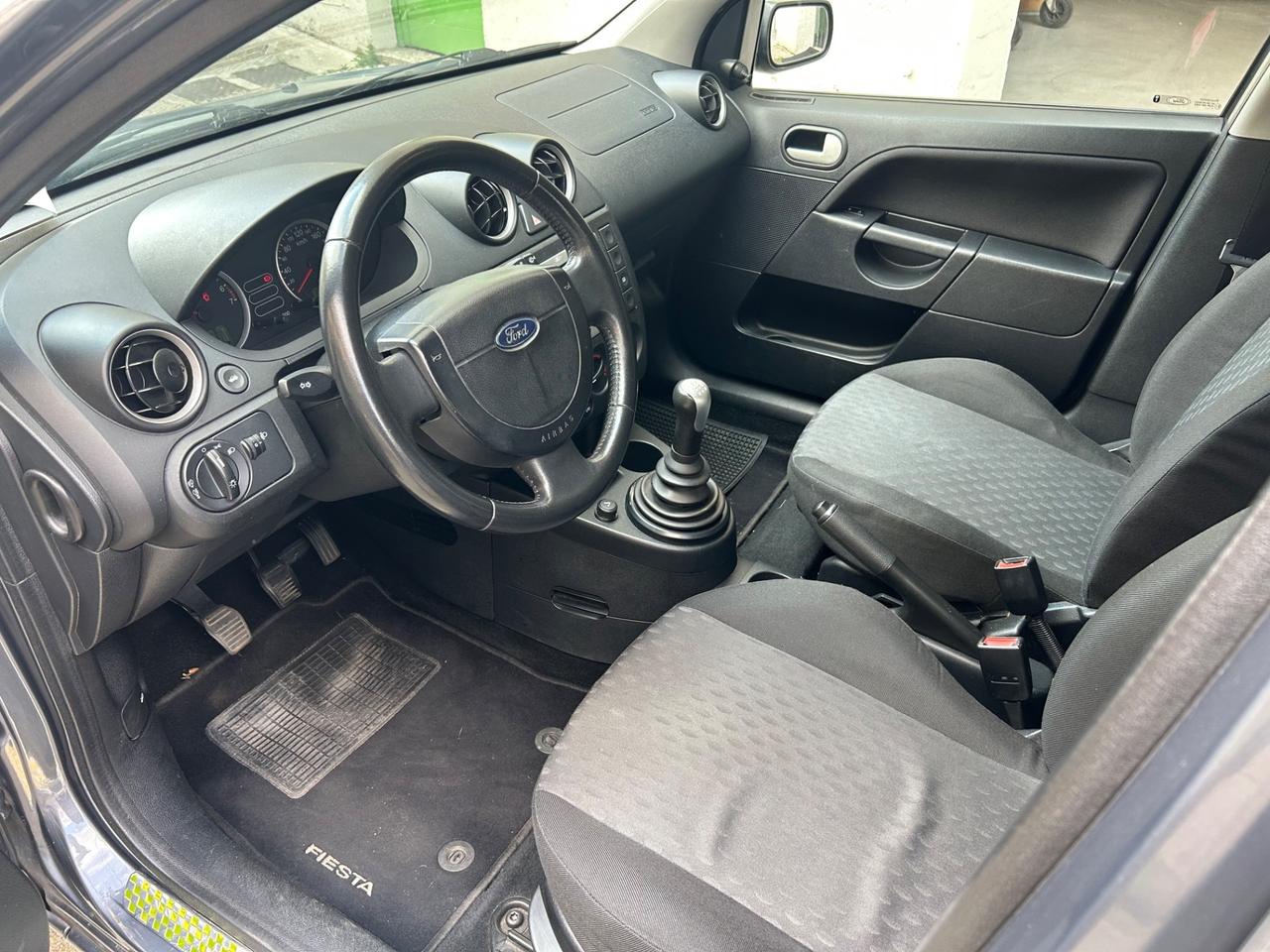 Ford Fiesta 1.2 16V 5p. Ghia