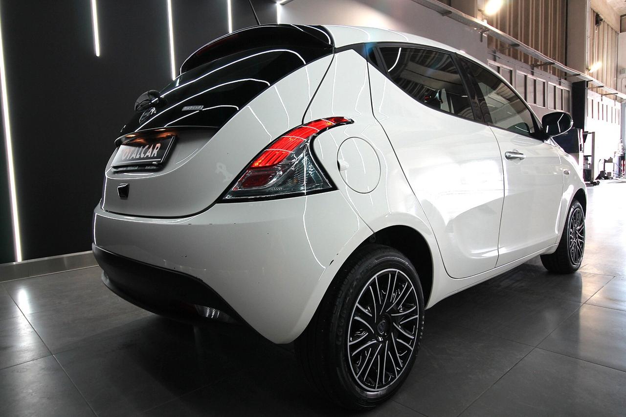 LANCIA YPSILON 1.0 70 CV HYBRID GOLD