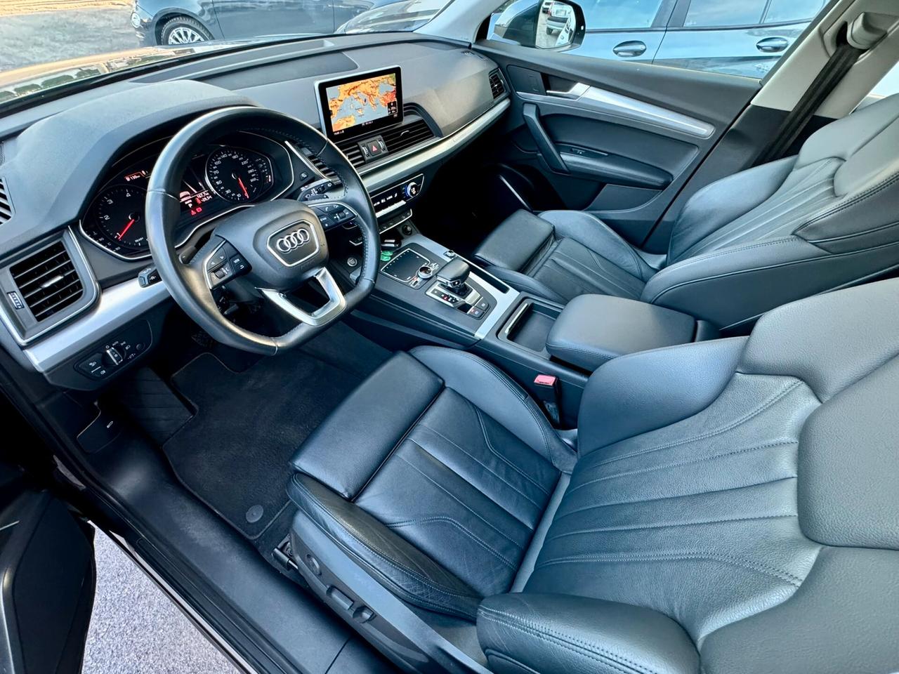 Audi Q5 40 TDI quattro S-Tronic Business Sport