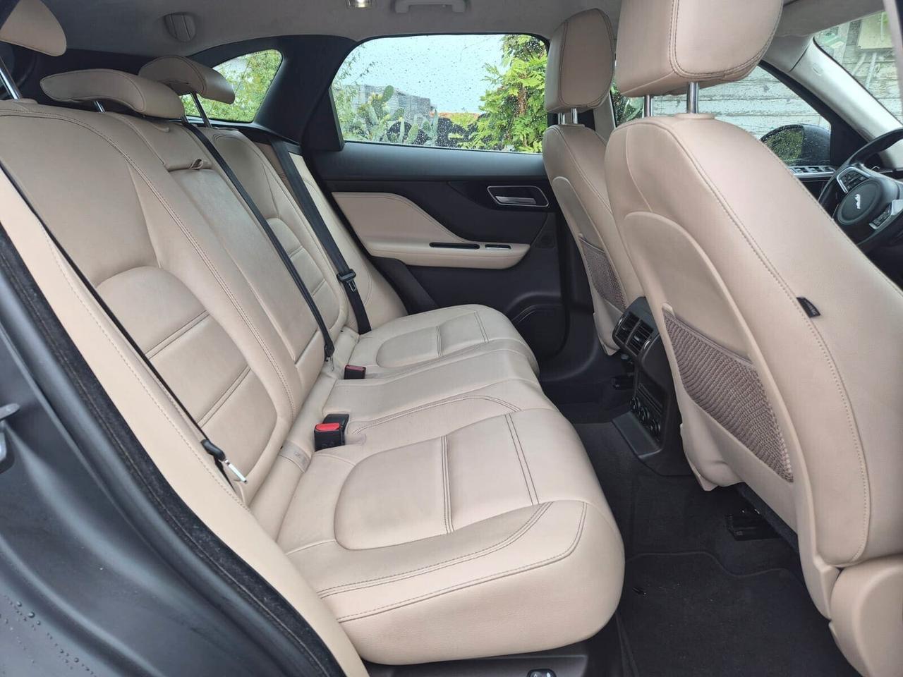 Jaguar F-Pace 2.0 D 180 CV AWD automatica Prestige