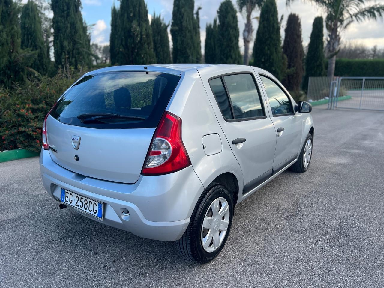 Dacia Sandero 1.2 16V BLACKLINE (55kw)