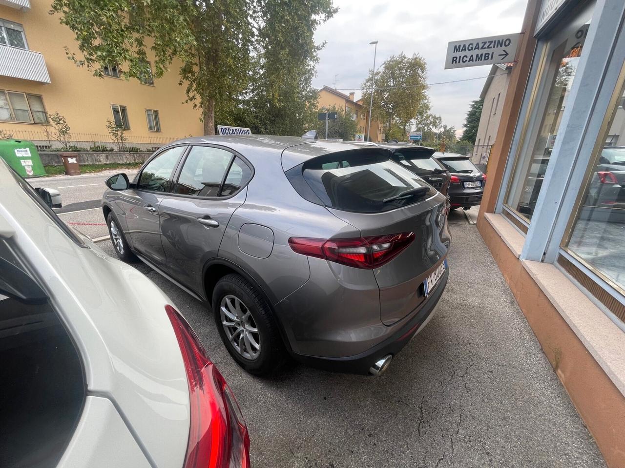 Alfa Romeo Stelvio 2.2 210 CV AT8 Q4 Business