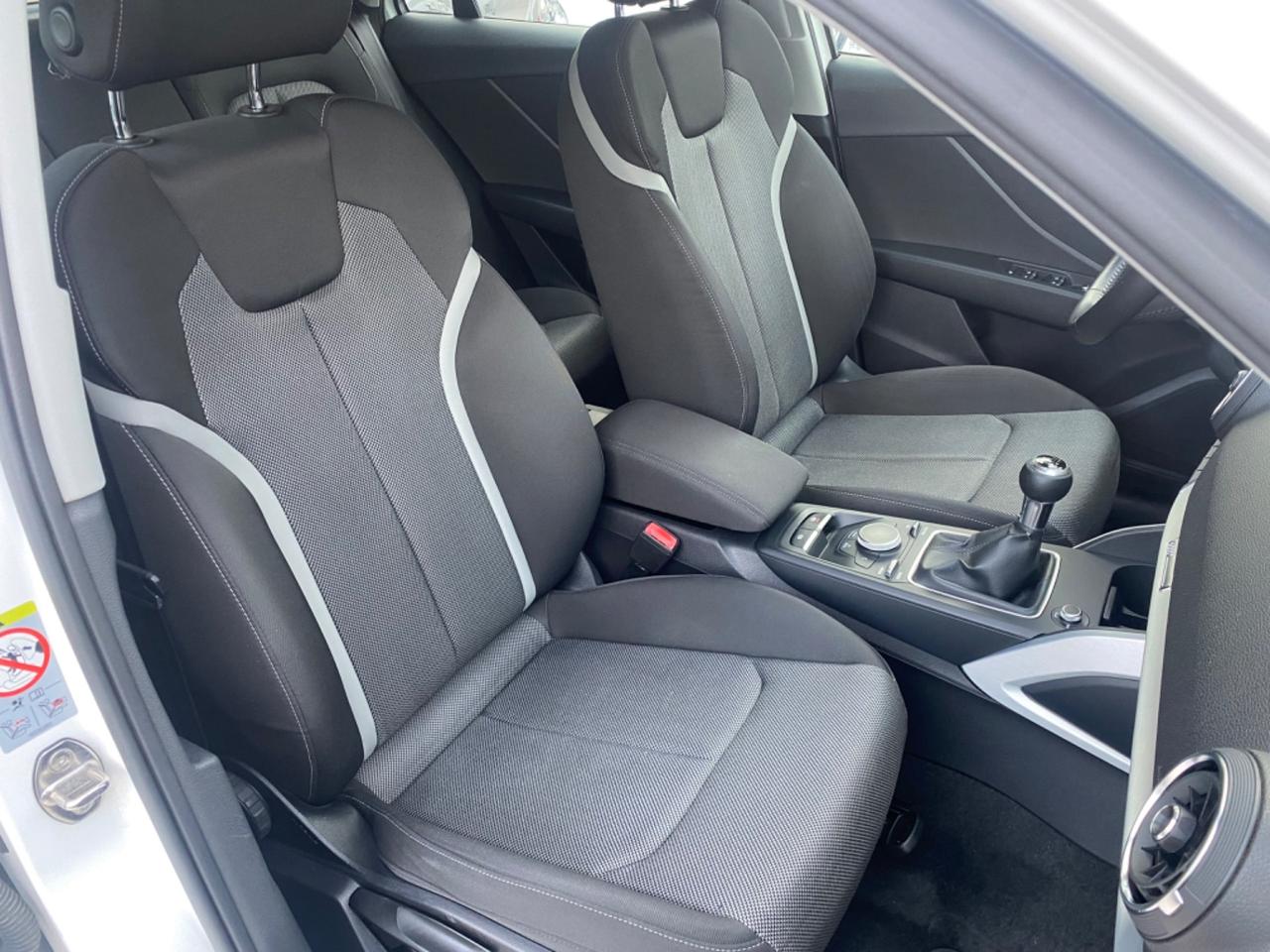Audi Q2 30 TDI Identity Black
