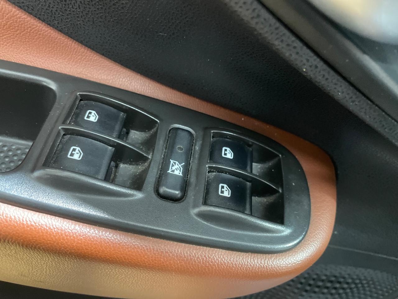 Fiat 500L 1.6 Multijet 105 CV Trekking tetto bicolore 140.000 km