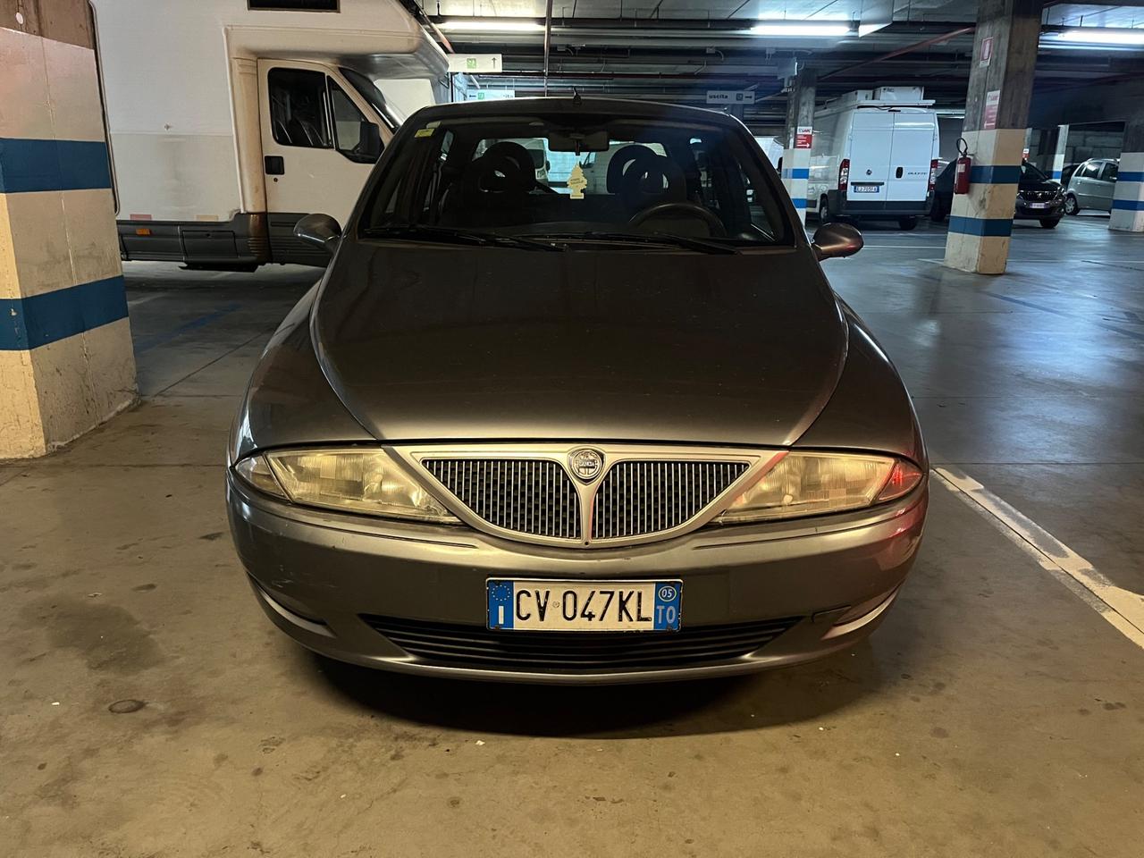 Lancia Ypsilon 1.2 16V Oro