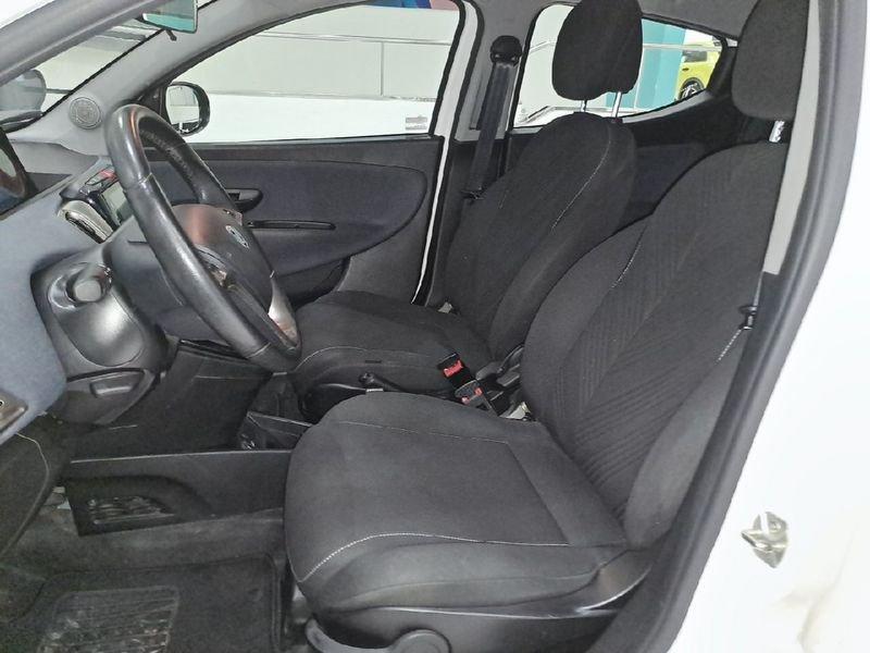 Lancia Ypsilon 1.0 FireFly 70cv S&S Hybrid GOLD