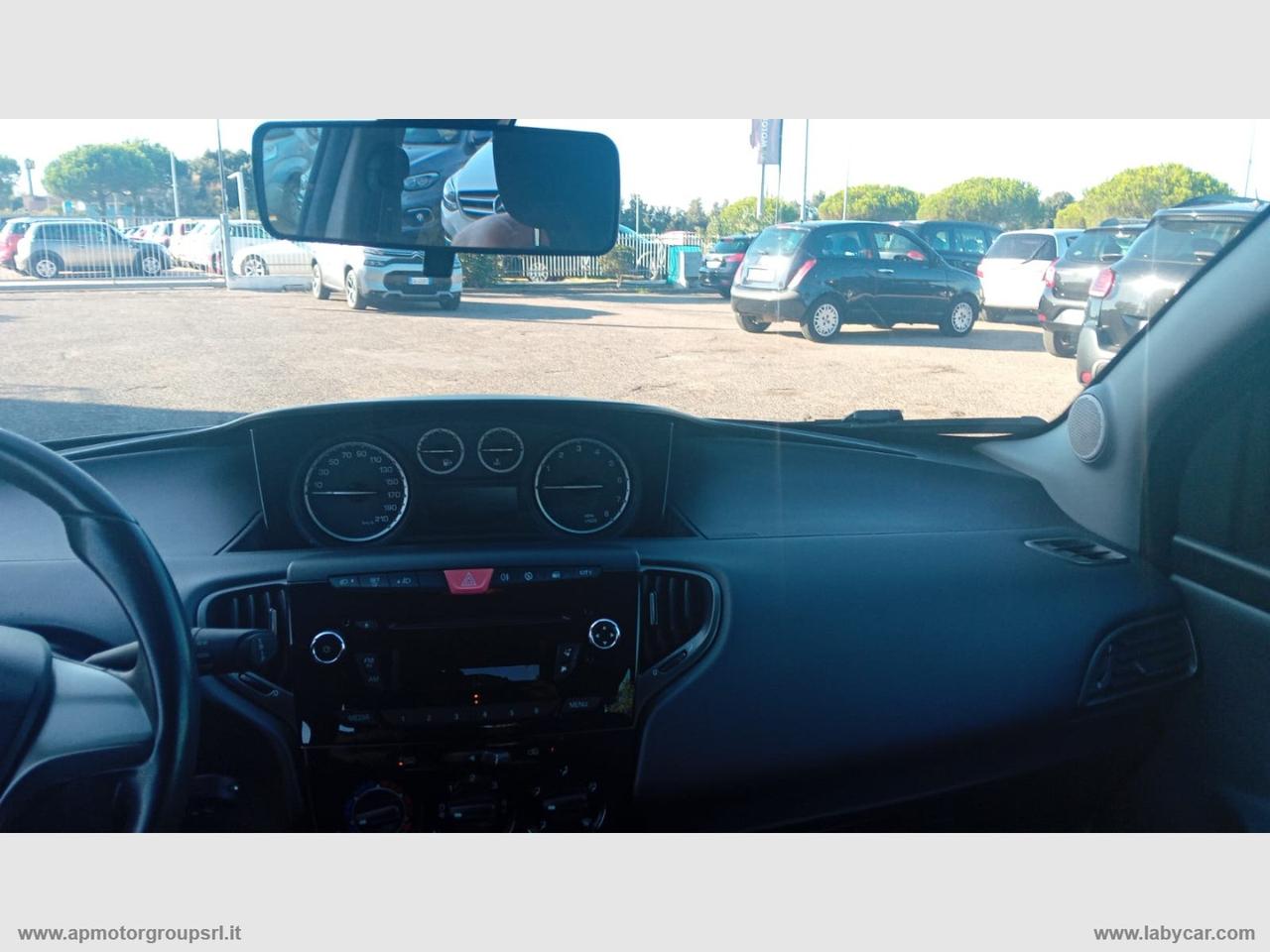LANCIA Ypsilon 1.2 69 CV 5p. Silver