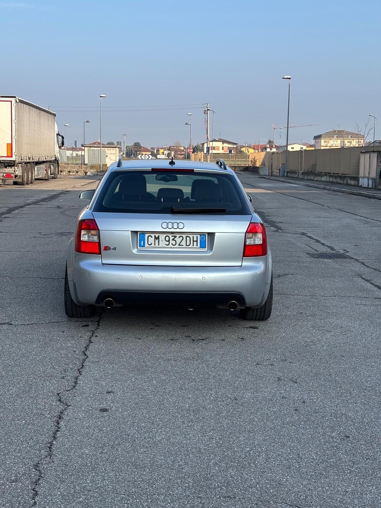 Audi S4 4.2 V8 344CV