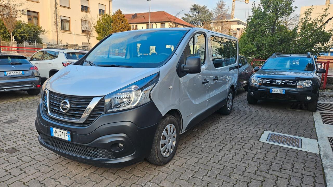 Nissan NV300 1.6 dci 145 CV 9 POSTI - GANCIO TRAINO