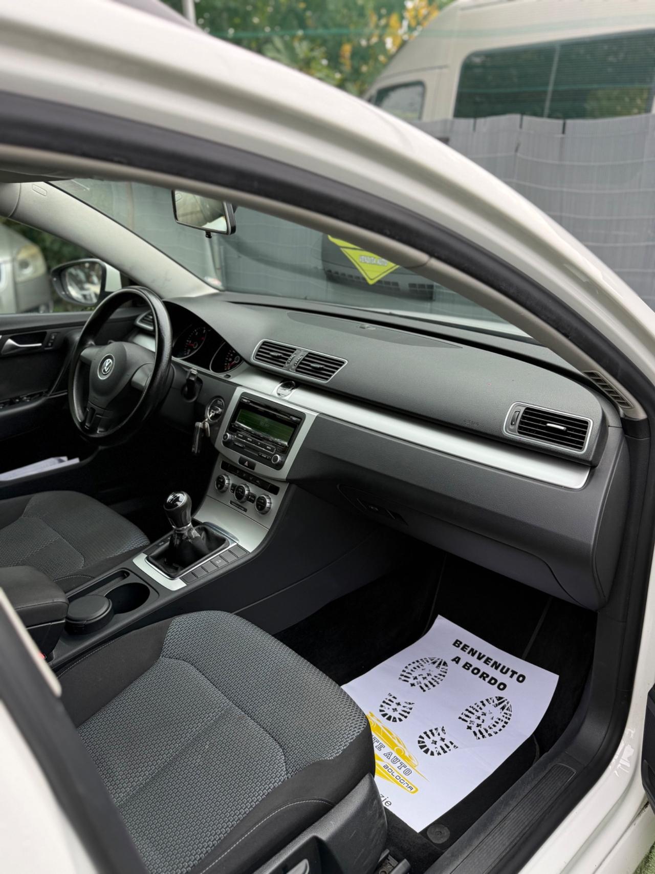 Volkswagen PASSAT 1.6 TDI 2013 SW BLUEMOTION
