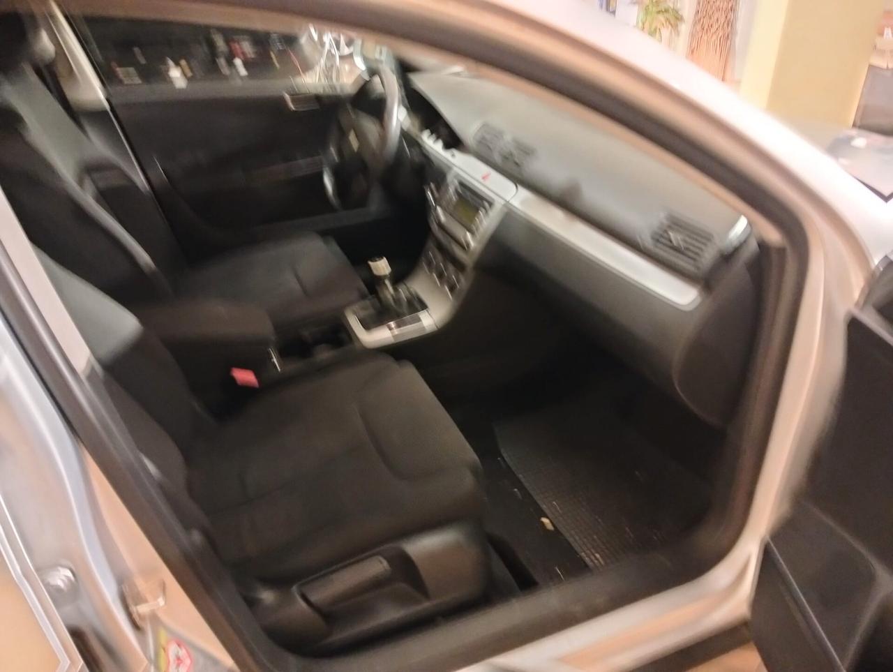 Volkswagen Passat 2.0 16V TDI Var. Business 140cv