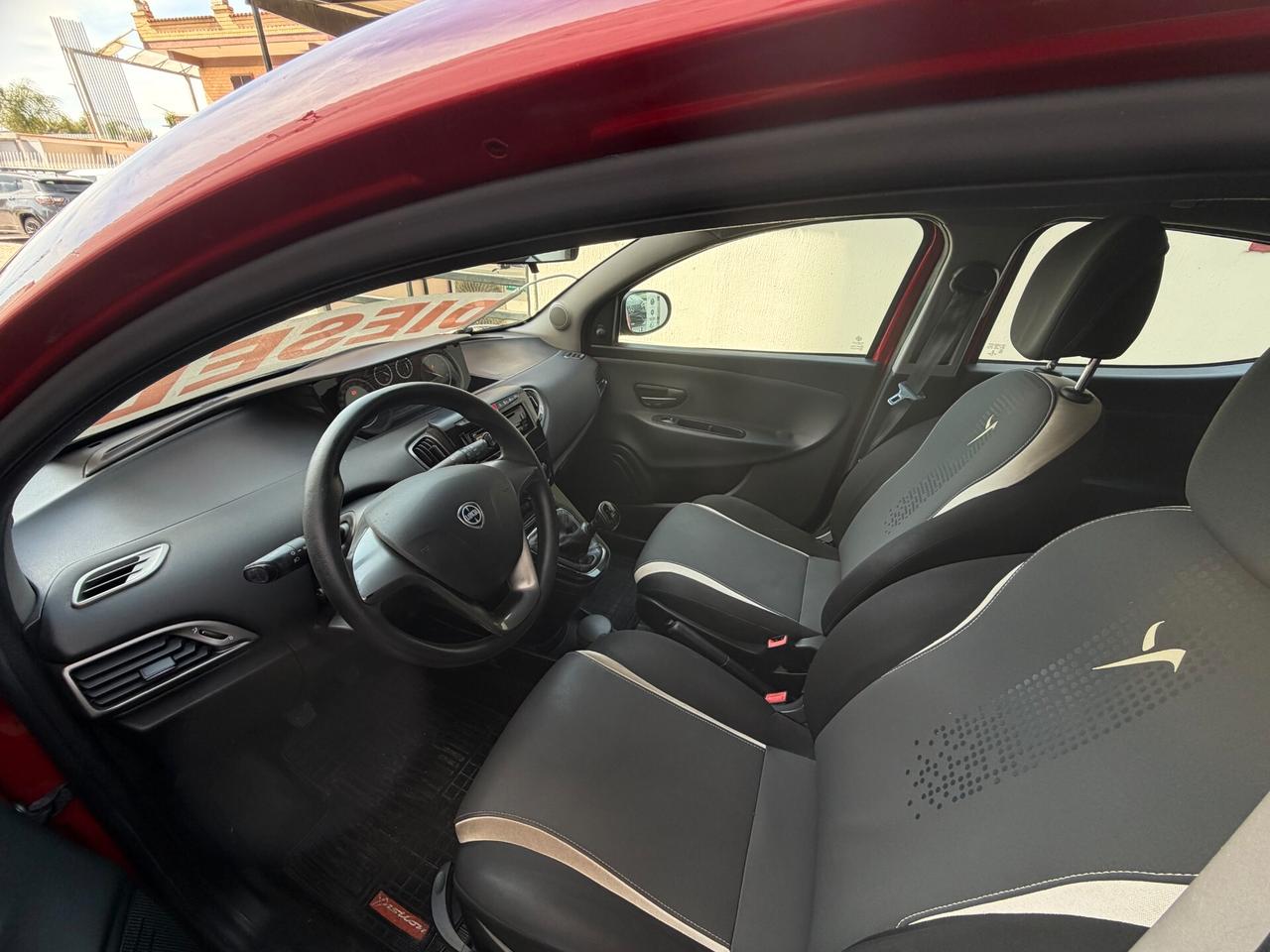 Lancia Ypsilon 2016 1.3 MJT 95 CV FULL LEGGI TUTTO!