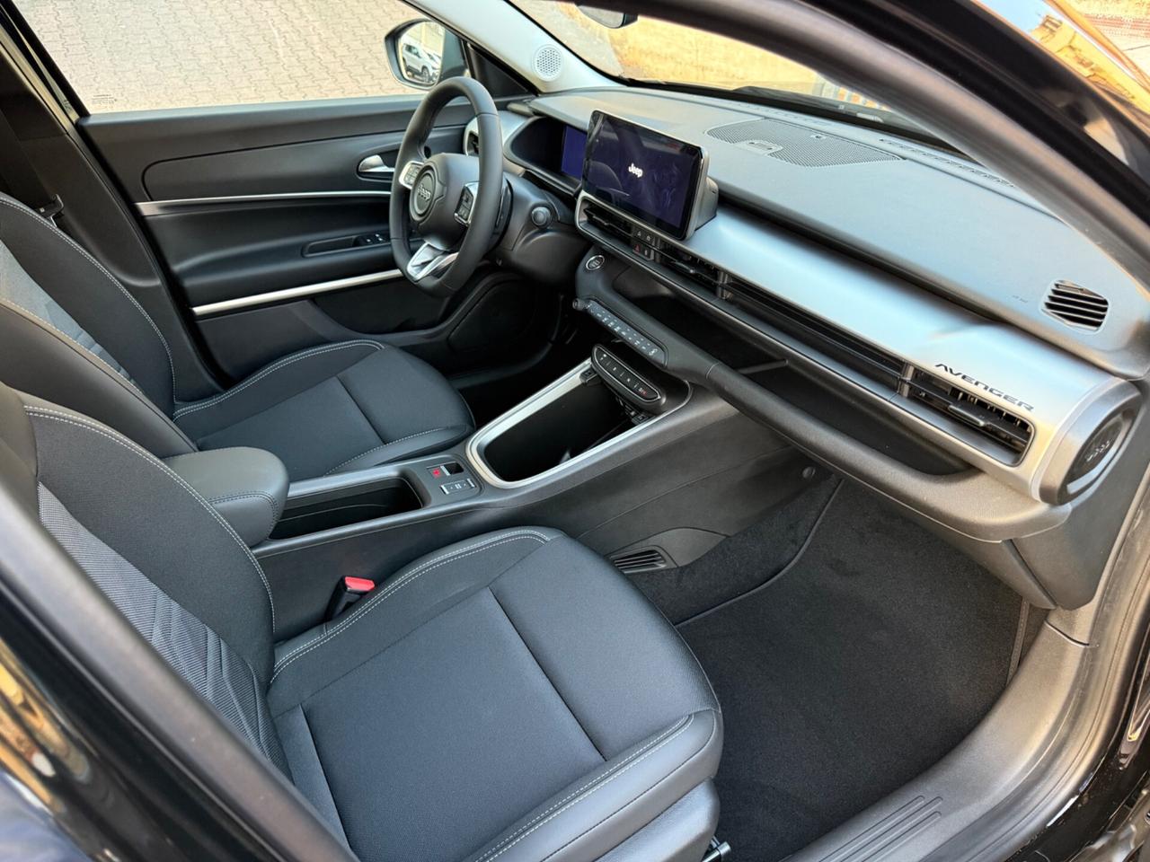 Jeep Avenger 1.2 Turbo e-Hybrid MHEV Summit