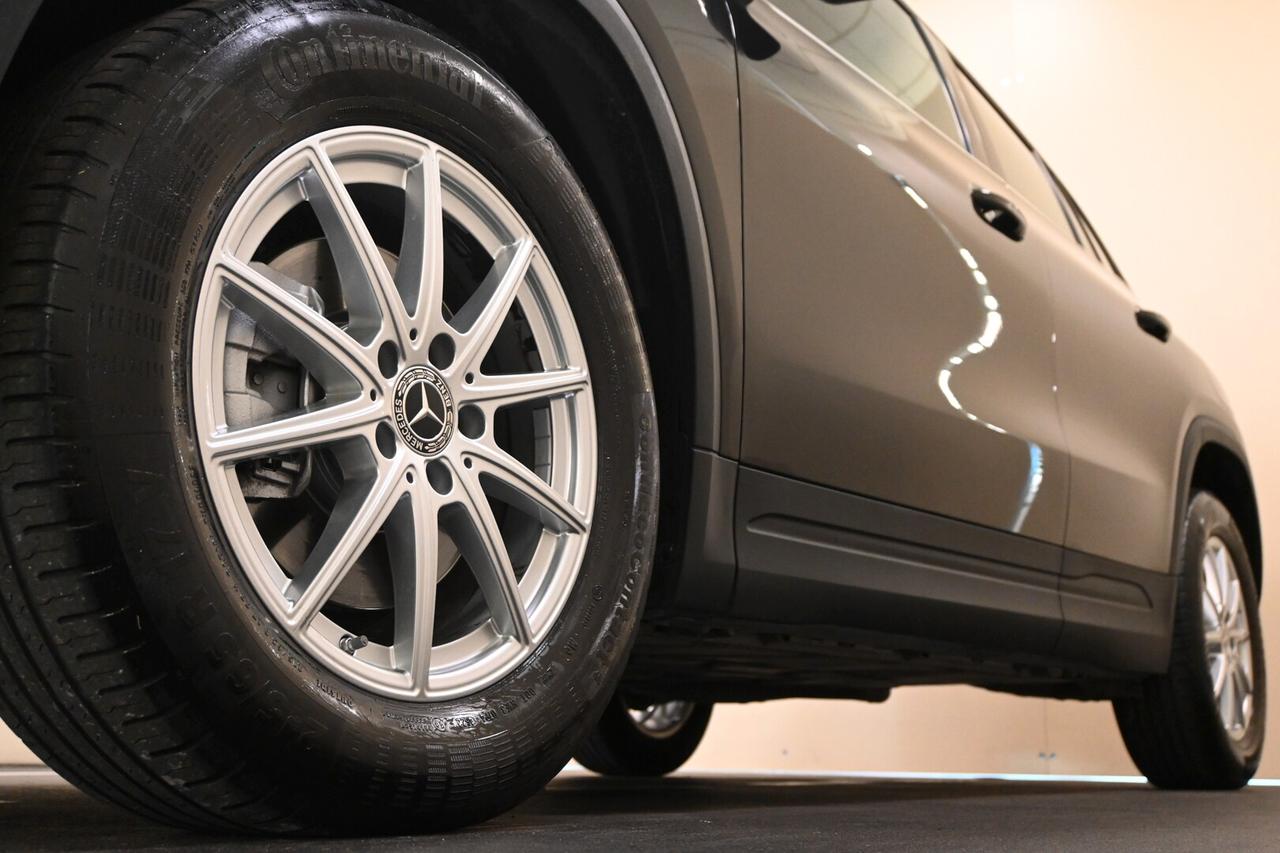 MERCEDES GLA (H247) GLA 180 d Automati...