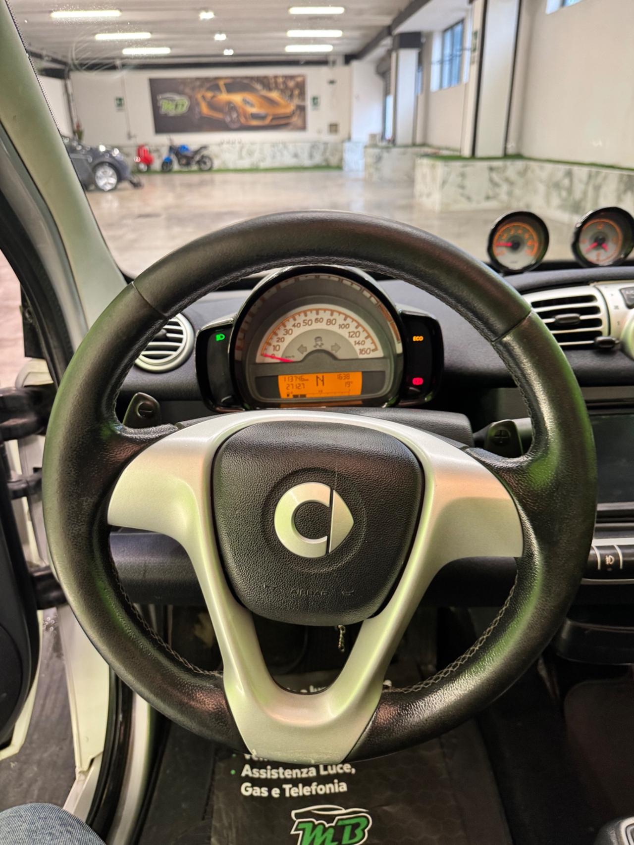 Smart ForTwo 52 kW MHD coupé White Tailor Made