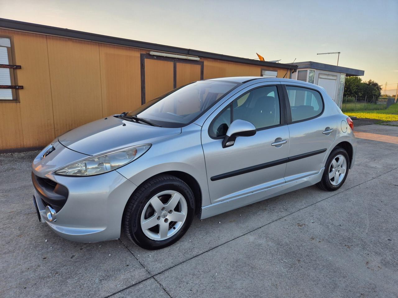 Peugeot 207 1.4 88CV 5p. neopatentati