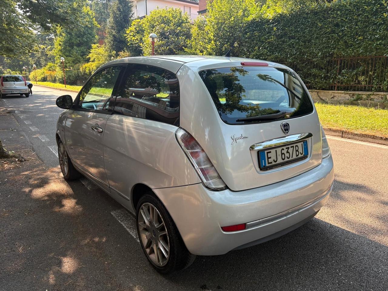 Lancia Ypsilon 1.2 69 CV 5 porte S&S Platinum km 85.000