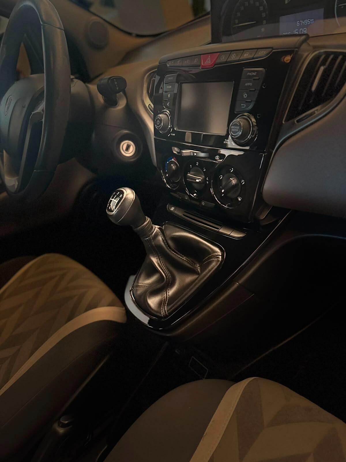 Lancia Y 1.3 MTJ 95 CV *NEOPATENTATI*