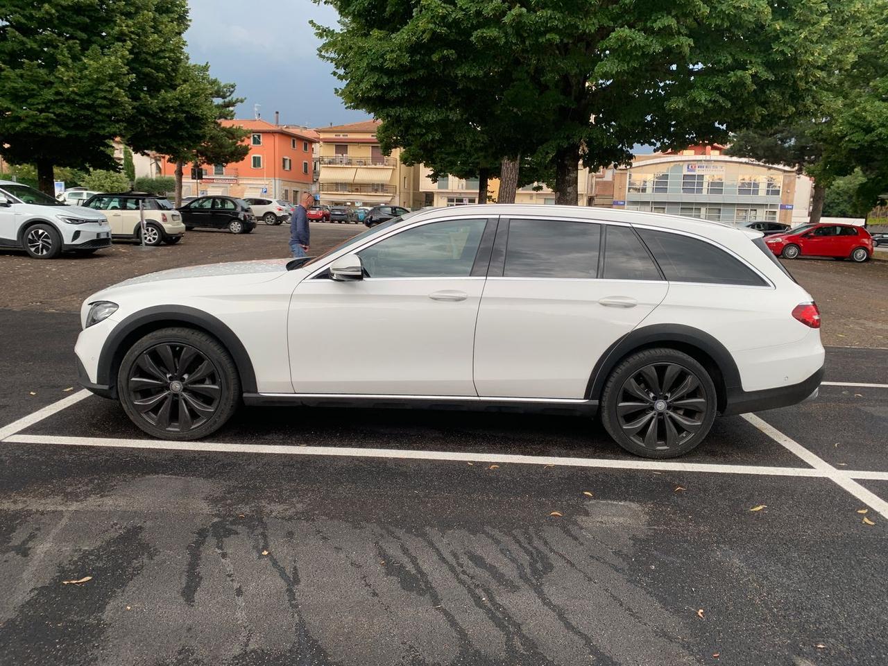 Mercedes-Benz E 220 E-Class E #6086