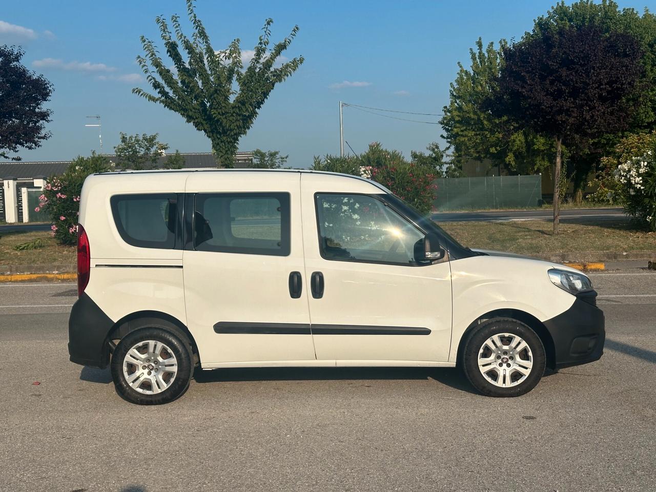 Fiat Doblo 1.3 MJT AUTOCARRO 5 POSTI 95cv E6D