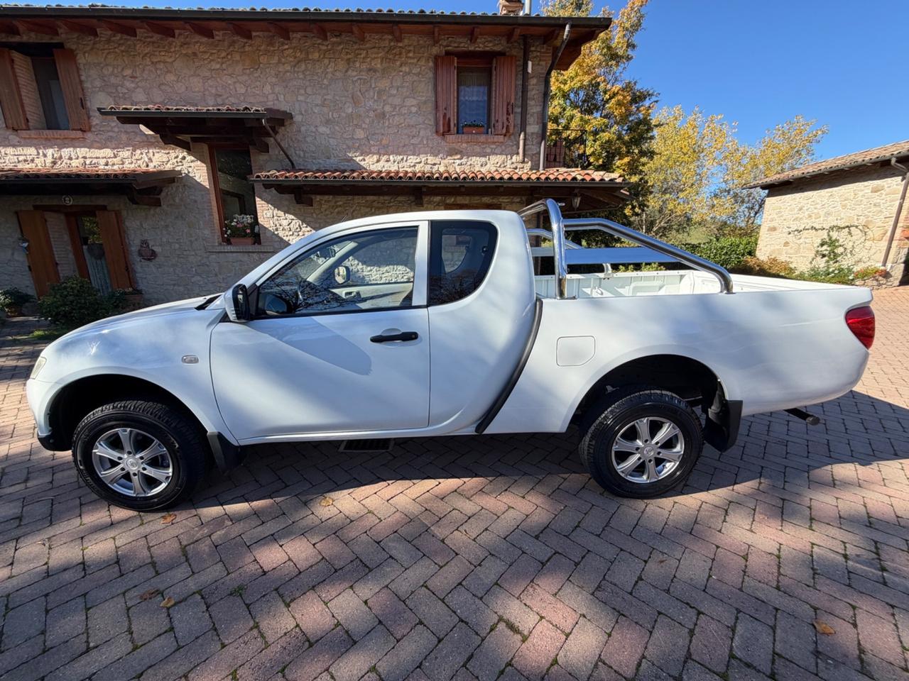 Mitsubishi L200 2.5 DI-D/136CV 4 POSTI