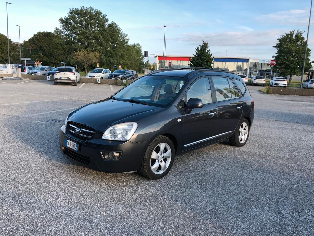 Kia Carens 2.0 16V CRDi VGT LX Family