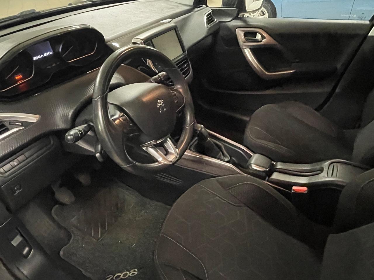 Peugeot 2008 BlueHDi 100 Black Matt