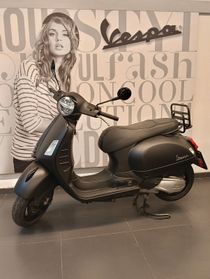 Piaggio Vespa 300 GTS hpe Notte