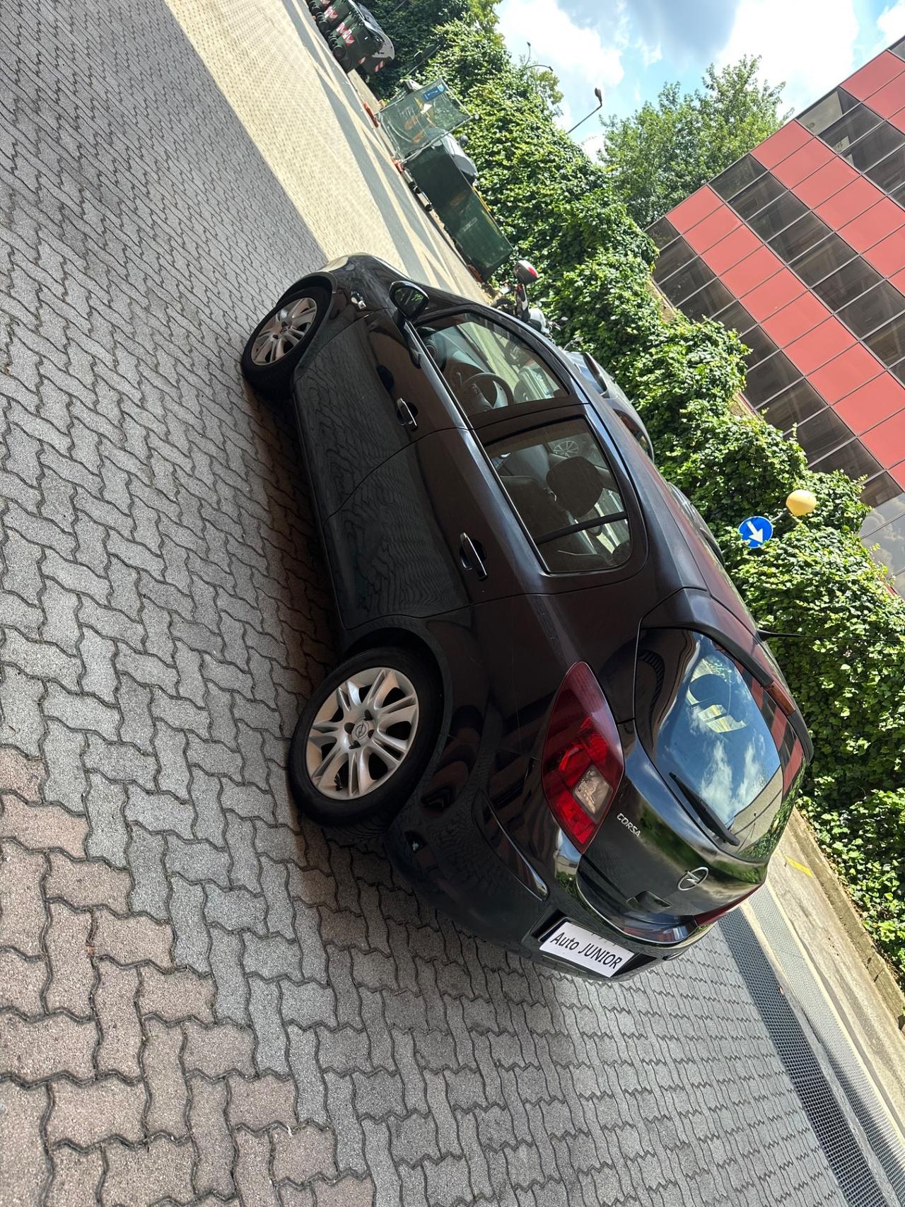 Opel Corsa 1.2 5 porte Easytronic Enjoy
