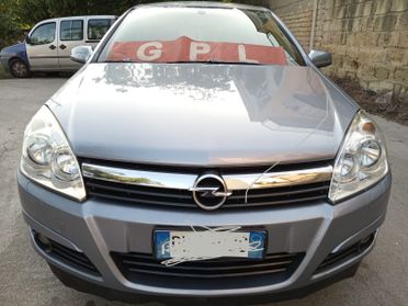 Opel astra 1.6 benzina GPL anno 2010