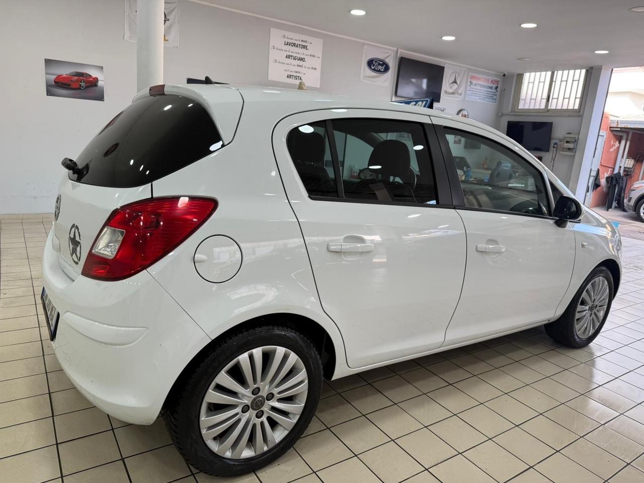Opel Corsa 1.2 gpl 2014 restyling