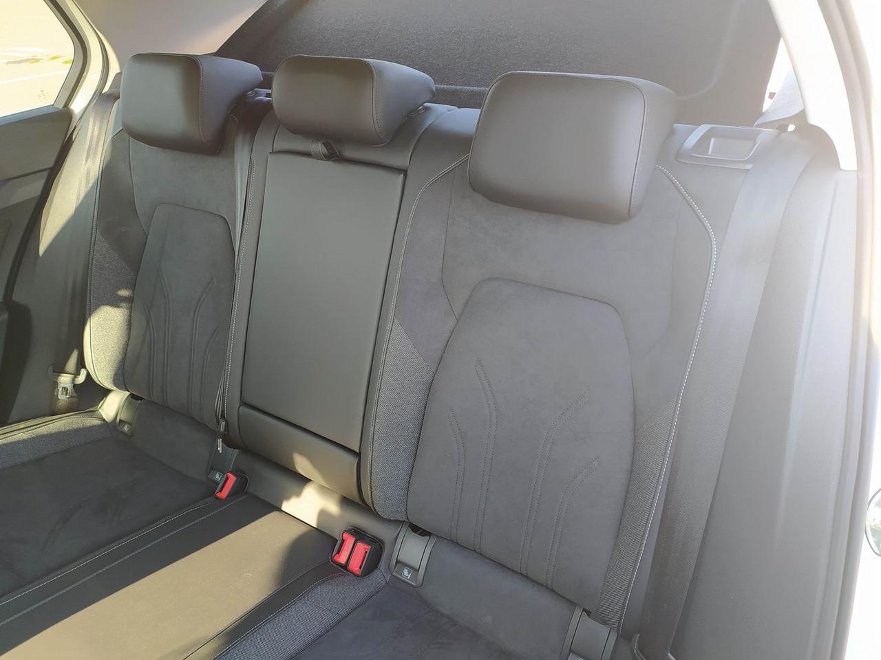 Volkswagen Golf Style 1.5 eHybrid PHEV 204C #12024