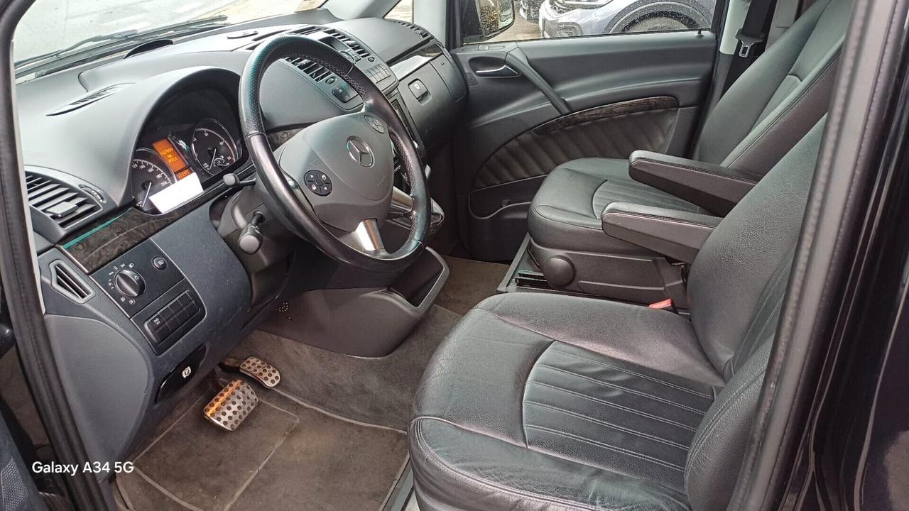 MERCEDES-BENZ VIANO 3.0cc 225CV V6 TD. 8 POSTI *IVA*