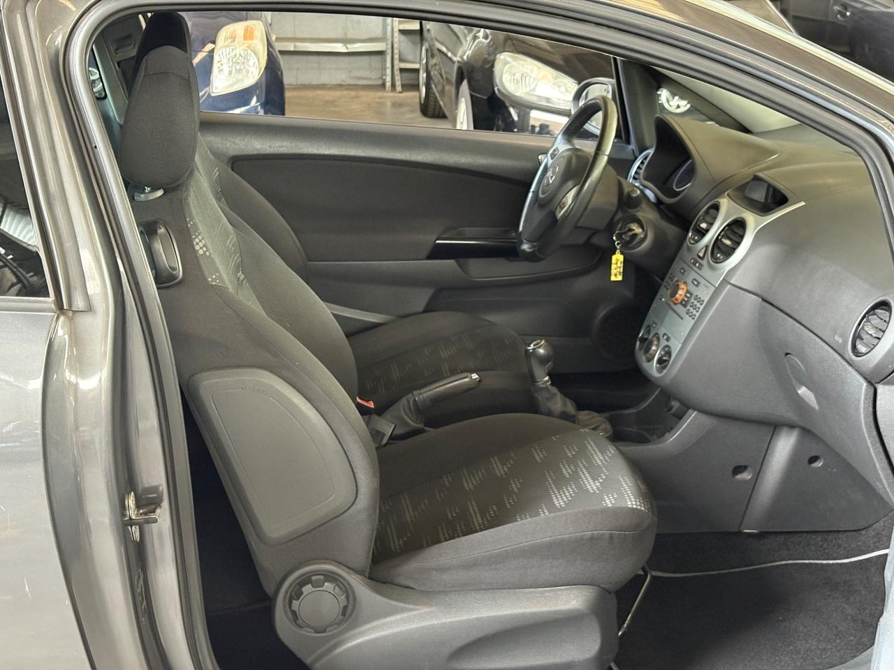 Opel Corsa 1.2 5 porte Club