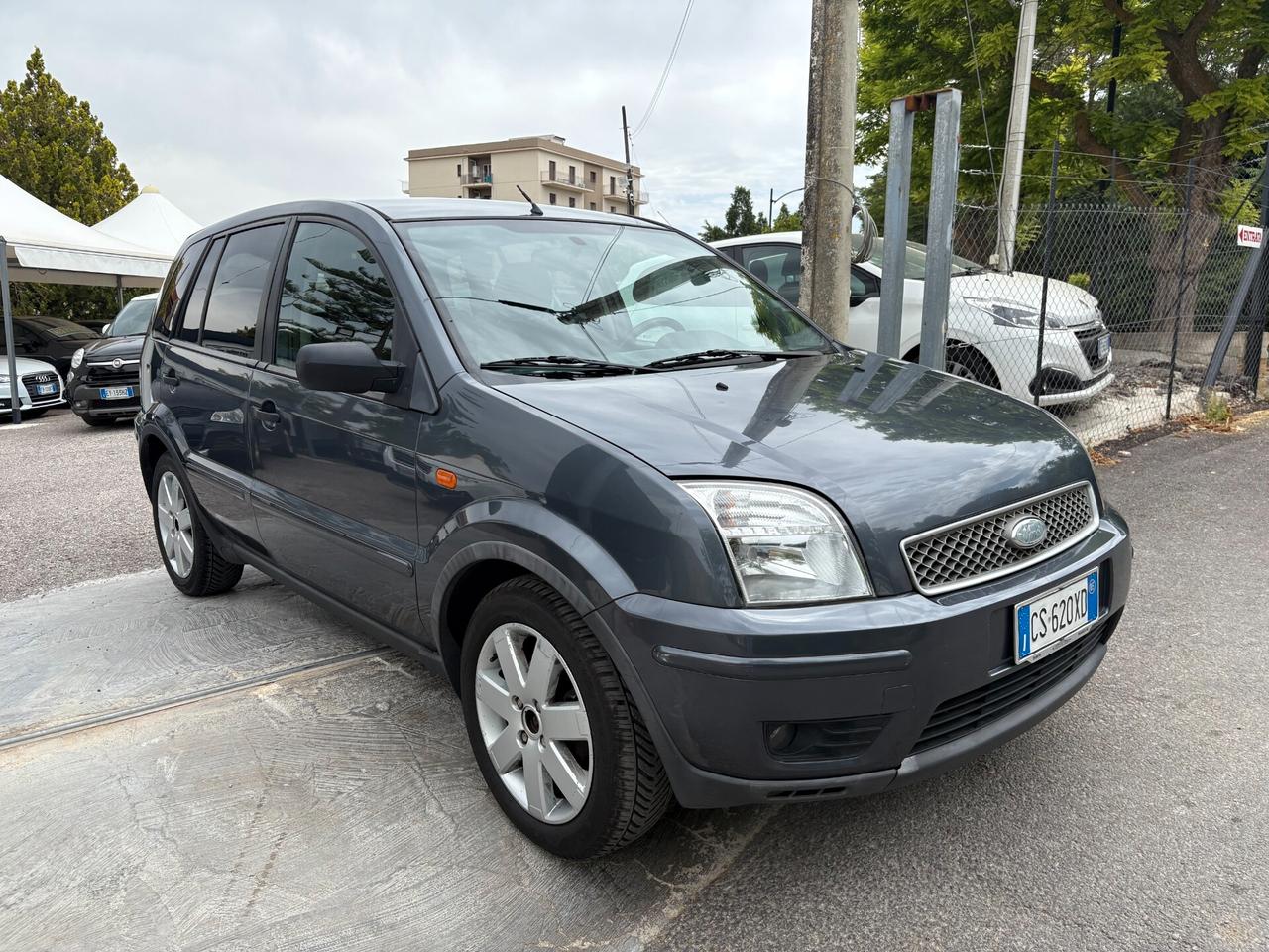 Ford Fusion 1.6 TDCi 5p. Collection