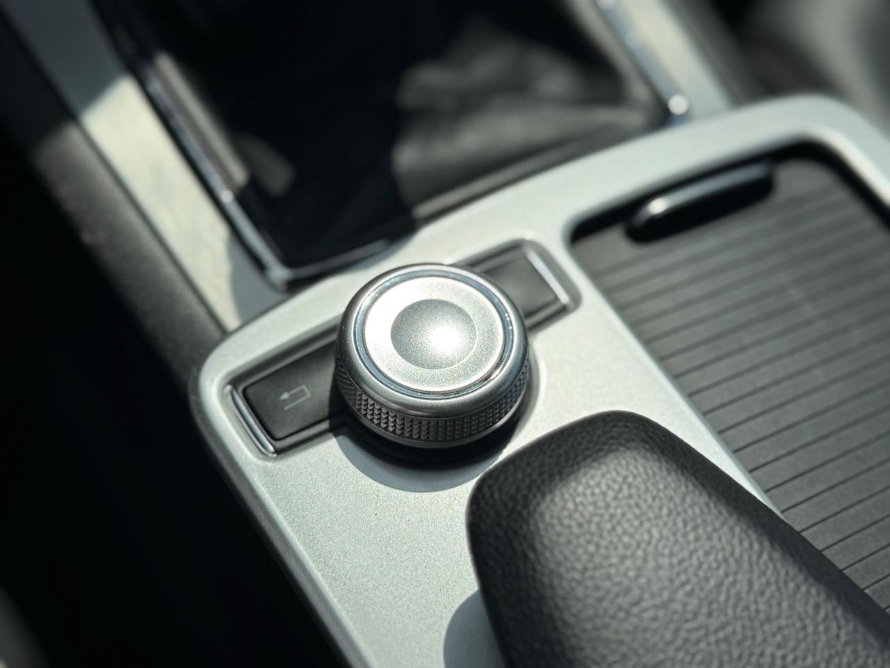 MERCEDES CLASSE E 250D 204 CV AMG FULL MANUALE