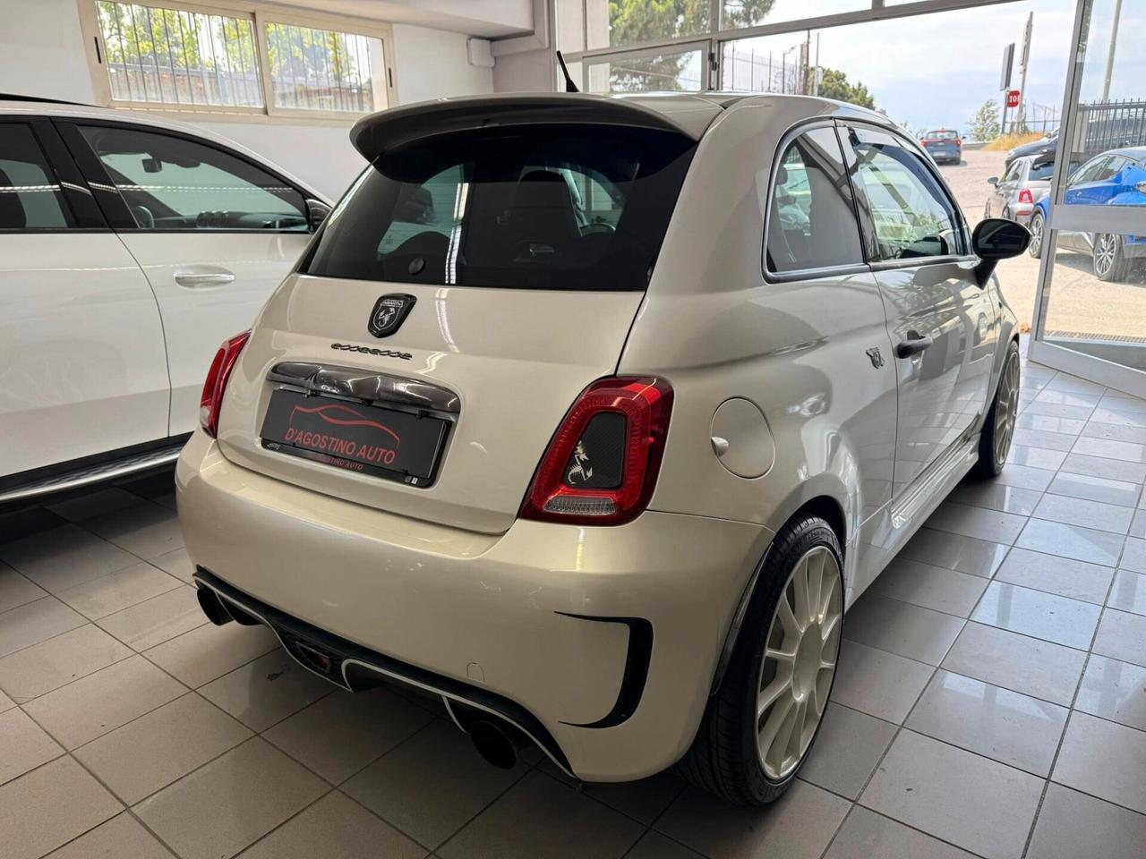 Abarth 500 1.4T-jet 135cv allestimento Esseesse