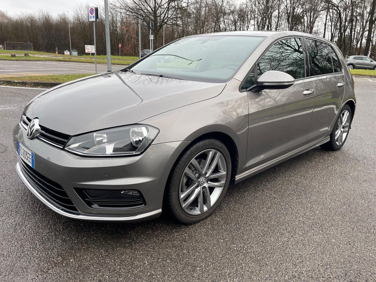 Volkswagen Golf 1.4 TSI 5p. R-Line-Automatik-Neopatentati -.